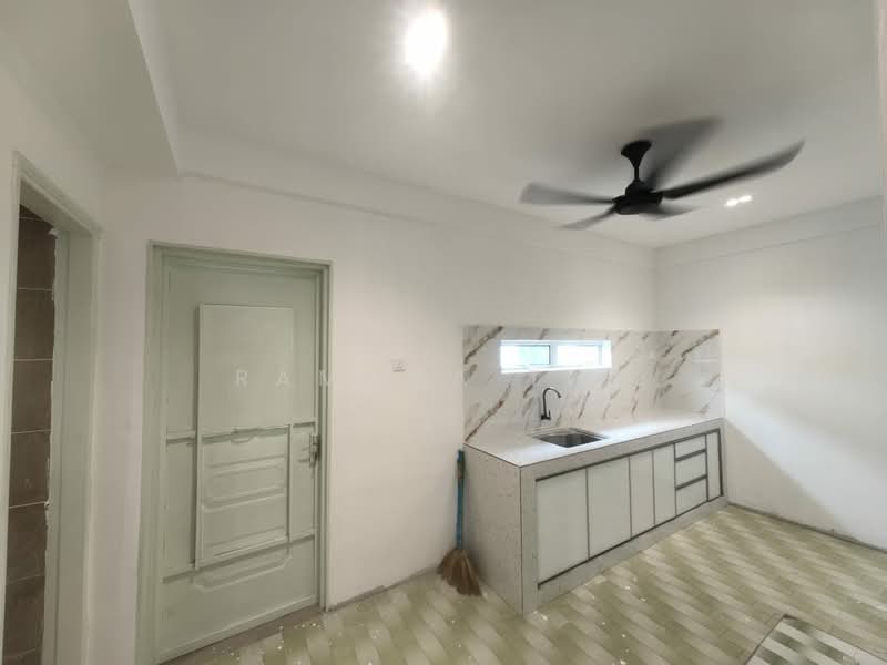 Rumah Teres 1 Tingkat untuk Dijual di Taman Bukit Senjuang (Melaka City) - Ramona Tan - Kitchen - PropertyGuru.com.my