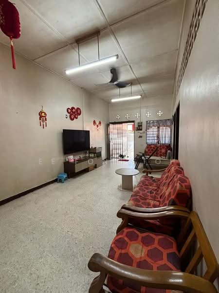 Rumah Teres 1 Tingkat untuk Dijual di Jalan Parit Masjid (Pontian) - Ee Fong Toh - Living Room - PropertyGuru.com.my