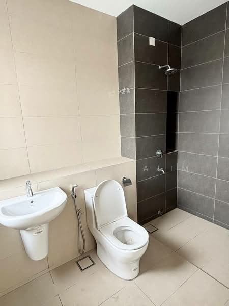 Terraced House for Sale in Sepang (Selangor) - Adibah Salim - Bathroom - PropertyGuru.com.my
