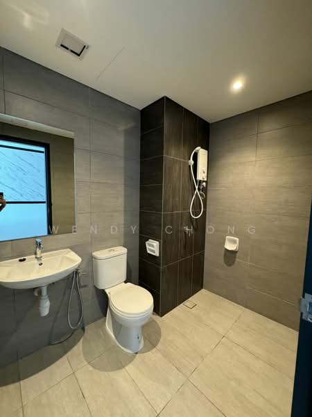 Servis Apartment untuk Disewa di The New Duo @ Edumetro - Wendy Chong - Bathroom - PropertyGuru.com.my