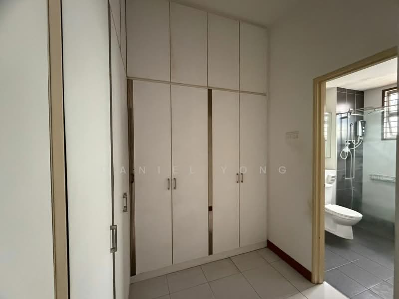 Semi-Detached House for Sale in Taman Kempas Utama (Tebrau) - Daniel Yong - Bathroom - PropertyGuru.com.my