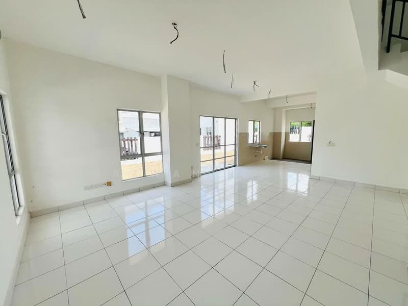 Rumah Teres 2 Tingkat untuk Dijual di Setia Ecohill (Semenyih) - Hazwan Hilmi - Living Room - PropertyGuru.com.my