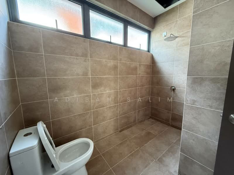 Semi-Detached House for Sale in Sepang (Selangor) - Adibah Salim - Bathroom - PropertyGuru.com.my