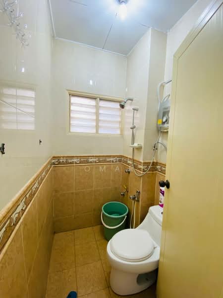 Rumah Teres 2 Tingkat untuk Dijual di Bandar Kinrara Seksyen 1 (Bandar Kinrara) - Nur Alia Omar - Bathroom - PropertyGuru.com.my