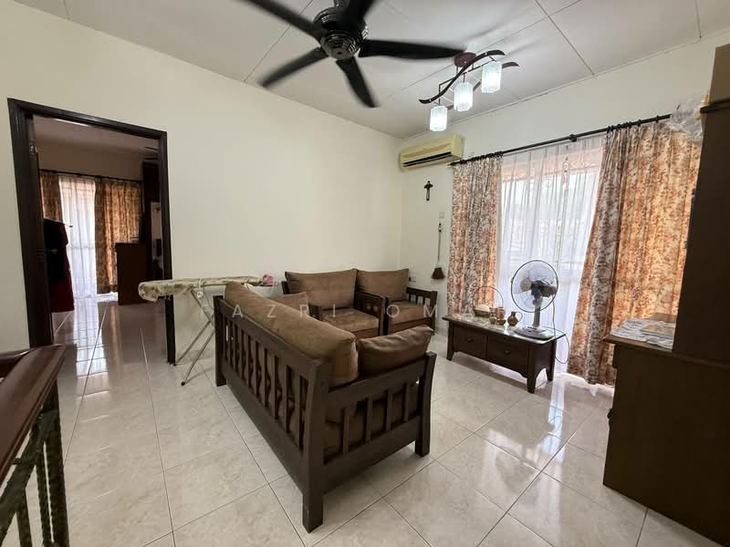 Semi-Detached House for Sale in Taman Setia 2 (Balakong) - Fazri Omar - Living Room - PropertyGuru.com.my