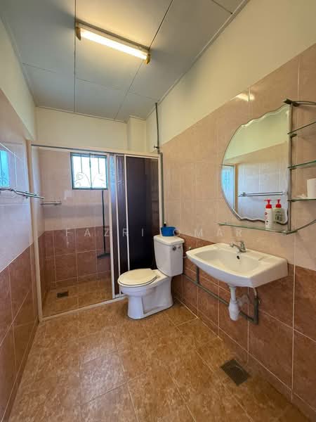 Semi-Detached House for Sale in Taman Setia 2 (Balakong) - Fazri Omar - Bathroom - PropertyGuru.com.my