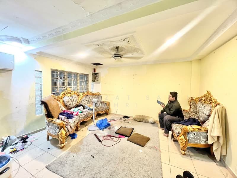 Rumah Teres 2 Tingkat untuk Dijual di Taman Pandan Indah (Ampang) - Mohd Aizat Saiful Bahri - Living Room - PropertyGuru.com.my
