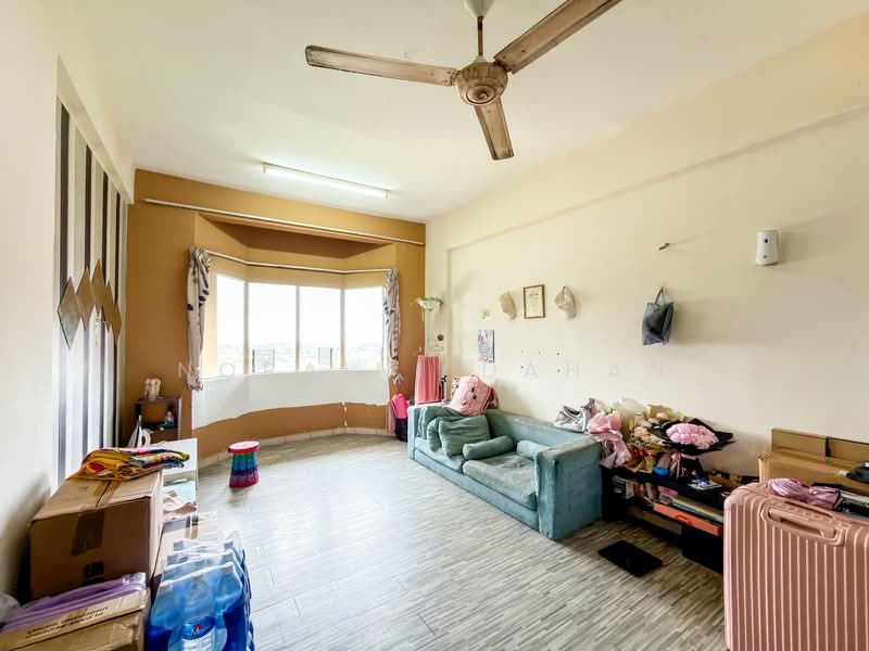 Flat for Sale at Seksyen 28 Shah Alam - Noraini Dahan - Living Room - PropertyGuru.com.my