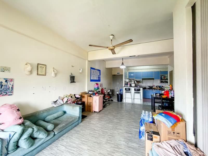 Flat for Sale at Seksyen 28 Shah Alam - Noraini Dahan - Living Room - PropertyGuru.com.my