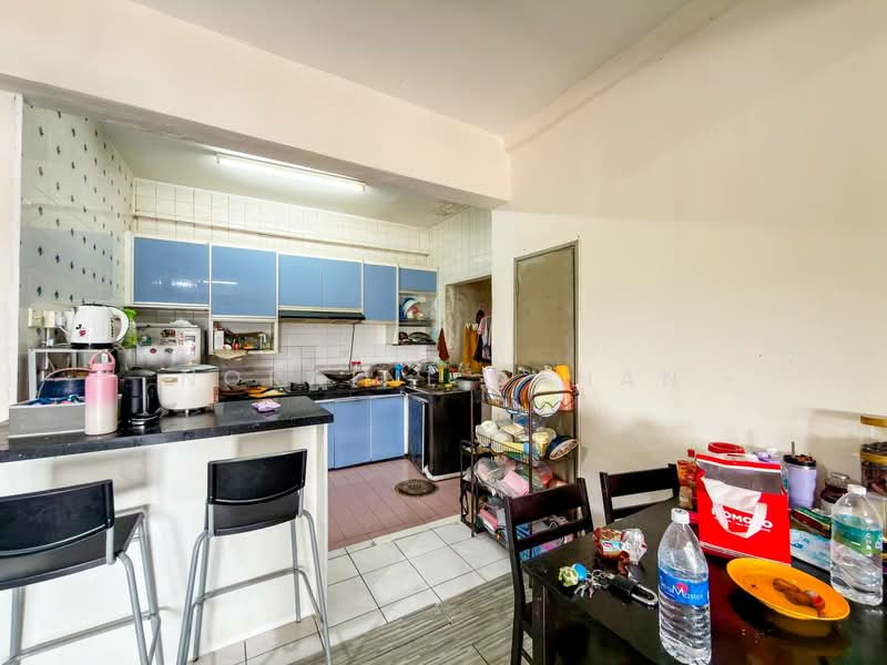 Flat for Sale at Seksyen 28 Shah Alam - Noraini Dahan - Kitchen - PropertyGuru.com.my