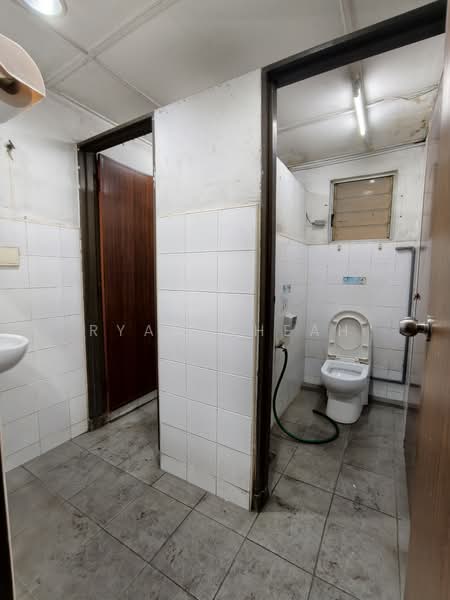 Factory for Sale in Bandar Sri Damansara (Selangor) - Ryan Cheah - Bathroom - PropertyGuru.com.my
