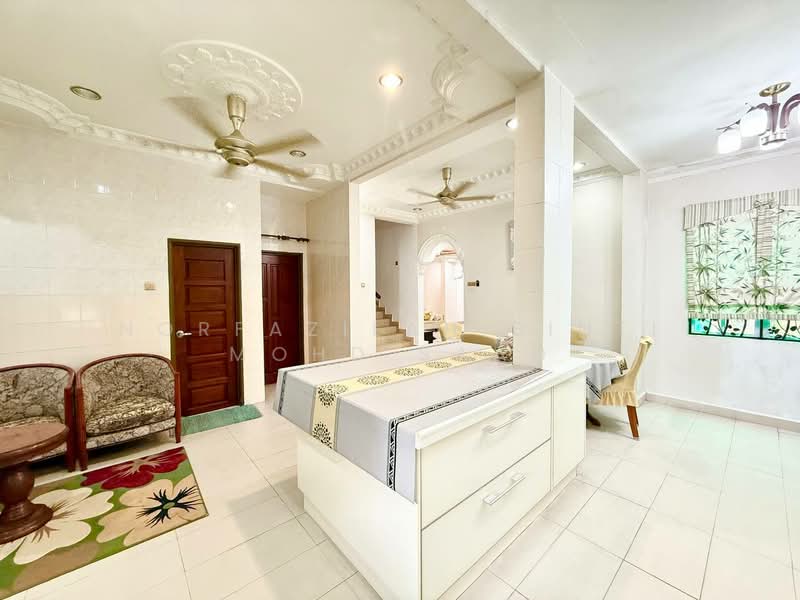 Rumah Berkembar untuk Dijual di Seksyen 13 (Shah Alam) - Norfazilah Binti Mohd Saad - Living Room - PropertyGuru.com.my