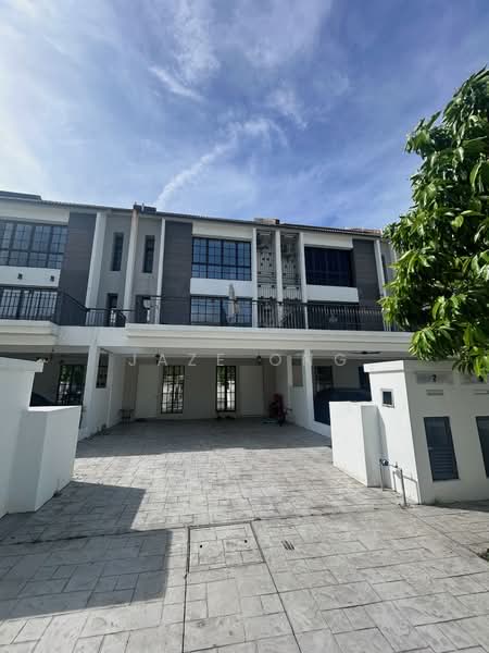 3-storey Terraced House for Sale in Sepang (Selangor) - Jaze Ong - Exterior - PropertyGuru.com.my