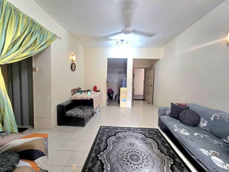 Apartment for Sale at Pangsapuri Permai Puteri - Faisal Abu Omar - Living Room - PropertyGuru.com.my