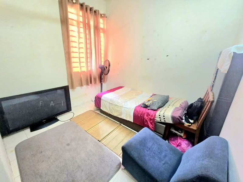 Apartment for Sale at Pangsapuri Permai Puteri - Faisal Abu Omar - Bedroom - PropertyGuru.com.my
