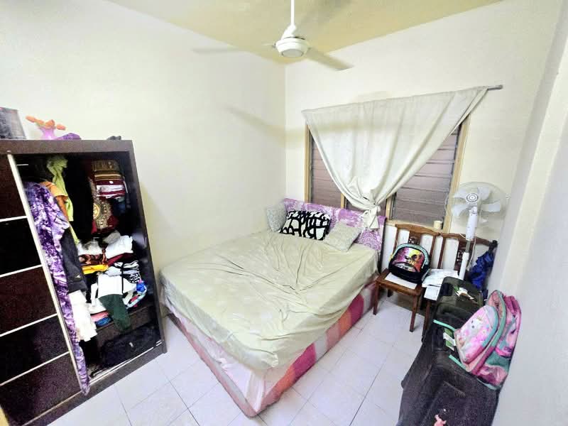 Apartment for Sale at Pangsapuri Permai Puteri - Faisal Abu Omar - Bedroom - PropertyGuru.com.my