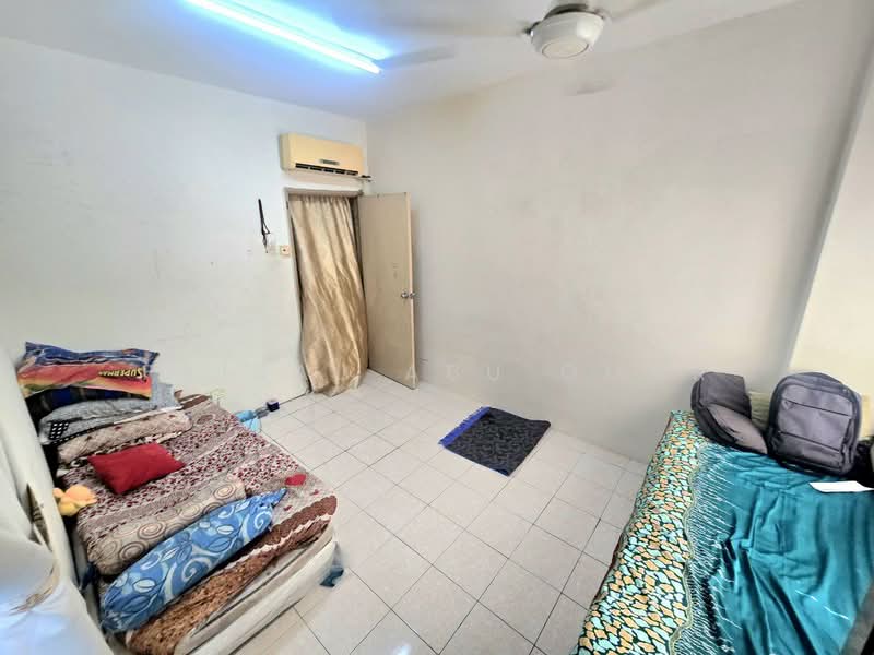 Apartment for Sale at Pangsapuri Permai Puteri - Faisal Abu Omar - Bedroom - PropertyGuru.com.my