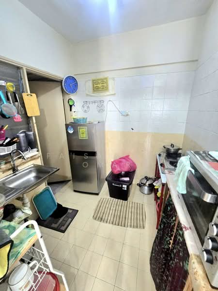 Apartment for Sale at Pangsapuri Permai Puteri - Faisal Abu Omar - Kitchen - PropertyGuru.com.my