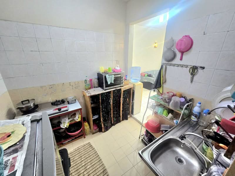 Apartment for Sale at Pangsapuri Permai Puteri - Faisal Abu Omar - Kitchen - PropertyGuru.com.my