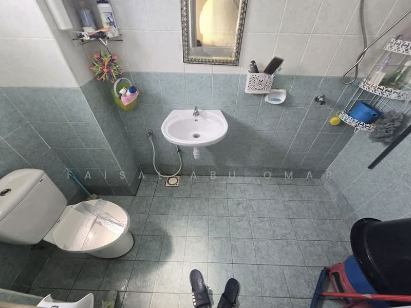 Apartment for Sale at Pangsapuri Permai Puteri - Faisal Abu Omar - Bathroom - PropertyGuru.com.my