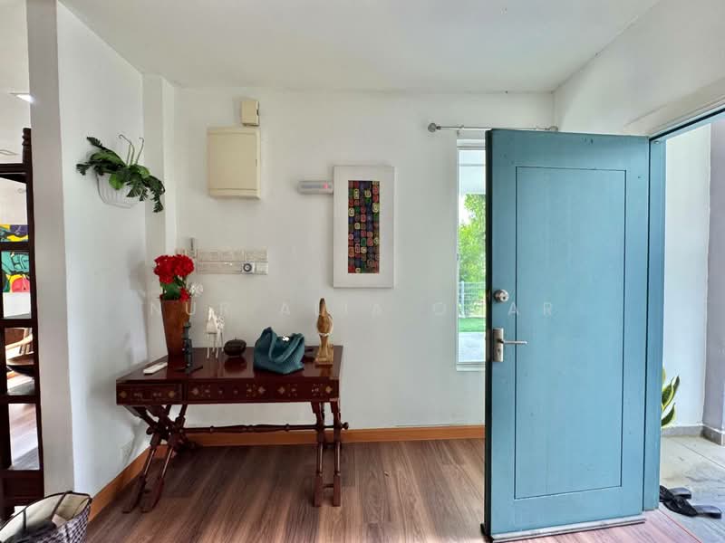 Semi-Detached House for Sale in Shah Alam (Selangor) - Nur Alia Omar - Entrance - PropertyGuru.com.my