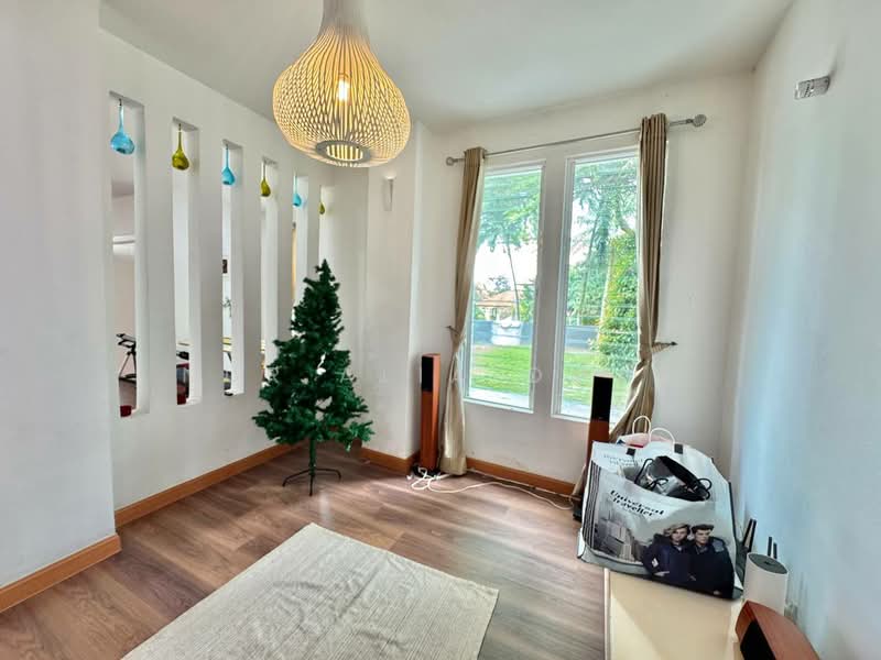 Semi-Detached House for Sale in Shah Alam (Selangor) - Nur Alia Omar - Living Room - PropertyGuru.com.my