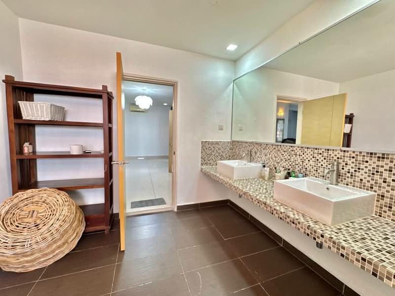 Semi-Detached House for Sale in Shah Alam (Selangor) - Nur Alia Omar - Bathroom - PropertyGuru.com.my
