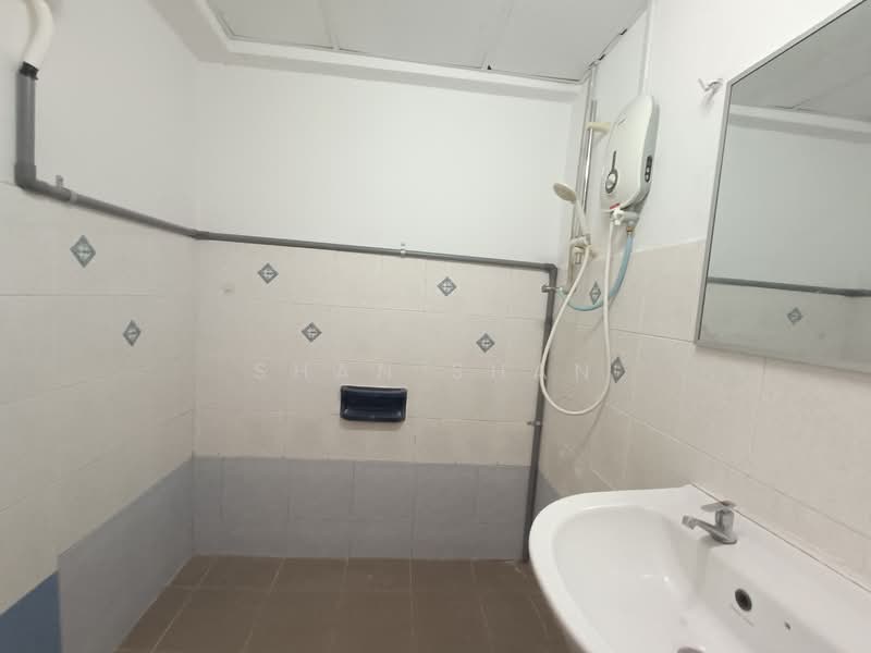 Kondominium untuk Disewa di Vista Komanwel A - Shan Shan - Bathroom - PropertyGuru.com.my