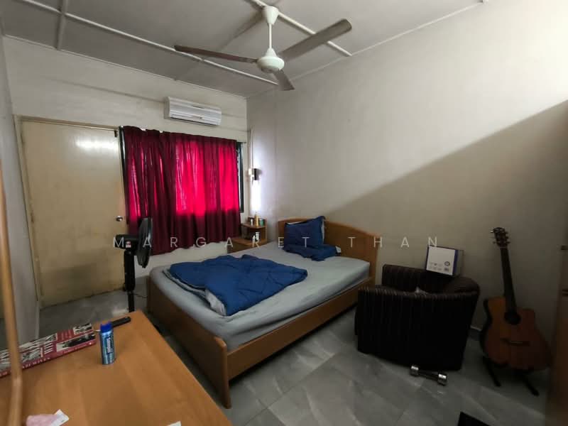 Rumah Teres 2 Tingkat untuk Dijual di Kampung Tunku (Petaling Jaya) - Margaret Than - Bedroom - PropertyGuru.com.my