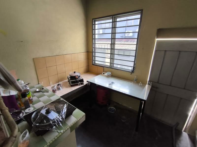 Rumah Teres 2 Tingkat untuk Dijual di Kampung Tunku (Petaling Jaya) - Margaret Than - Kitchen - PropertyGuru.com.my