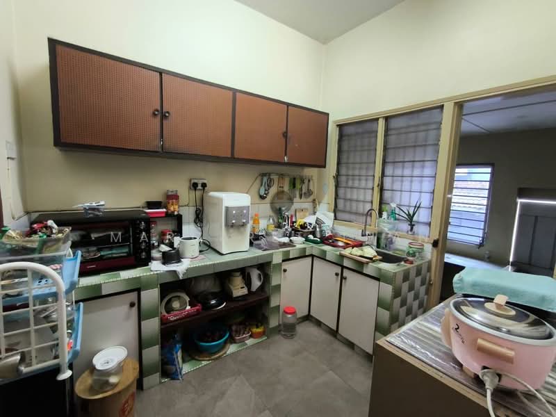Rumah Teres 2 Tingkat untuk Dijual di Kampung Tunku (Petaling Jaya) - Margaret Than - Kitchen - PropertyGuru.com.my