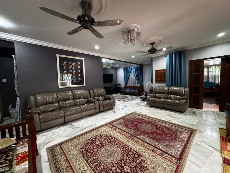 Bungalow for Sale in Bandar Rinching (Semenyih) - Noraini Dahan - Living Room - PropertyGuru.com.my