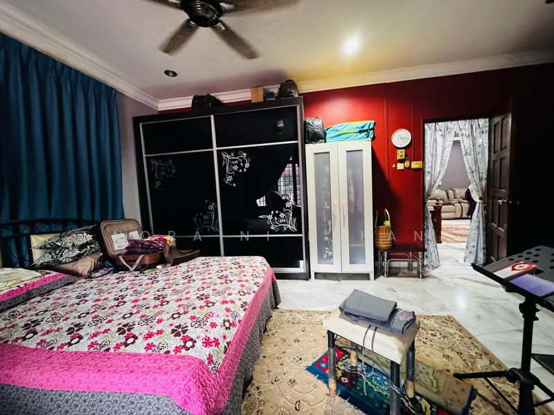 Bungalow for Sale in Bandar Rinching (Semenyih) - Noraini Dahan - PropertyGuru.com.my