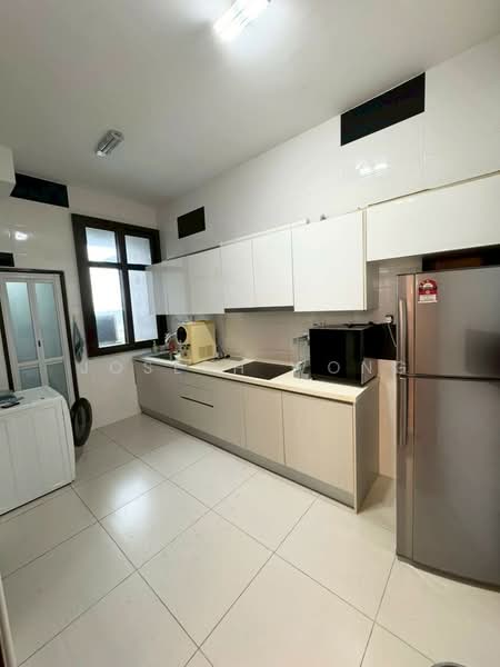 Service Residence for Sale at D'Summit Residences - Joseph Wong - Kitchen - PropertyGuru.com.my