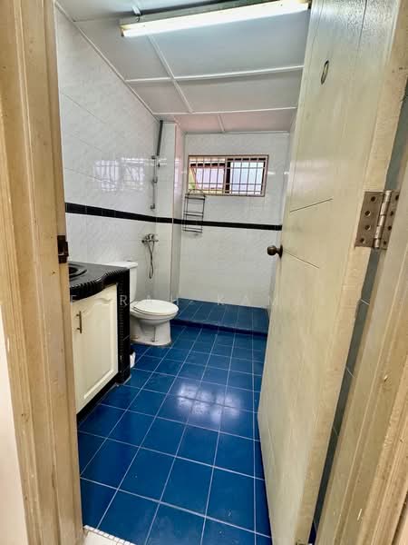 2-storey Terraced House for Sale in Taman Villa Heights 2 (Kajang) - Farah Kamal - Bathroom - PropertyGuru.com.my