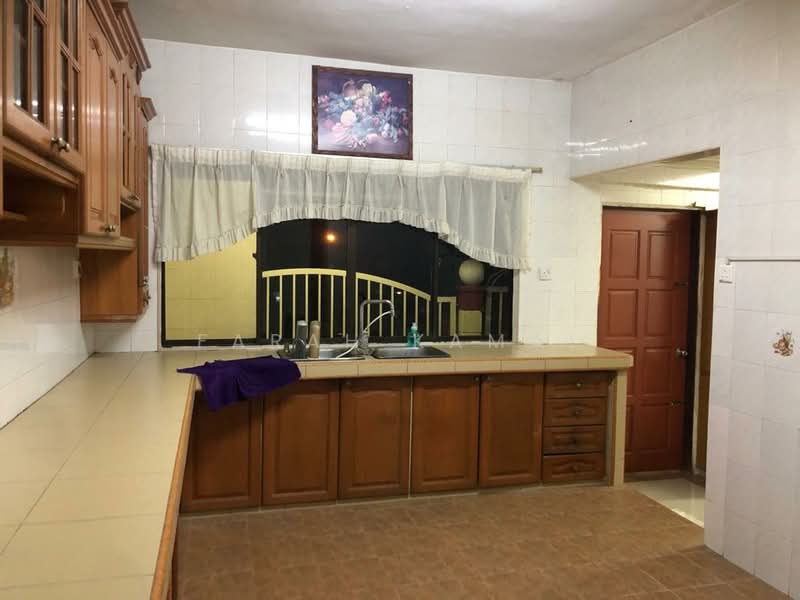 2-storey Terraced House for Sale in Taman Villa Heights 2 (Kajang) - Farah Kamal - Kitchen - PropertyGuru.com.my