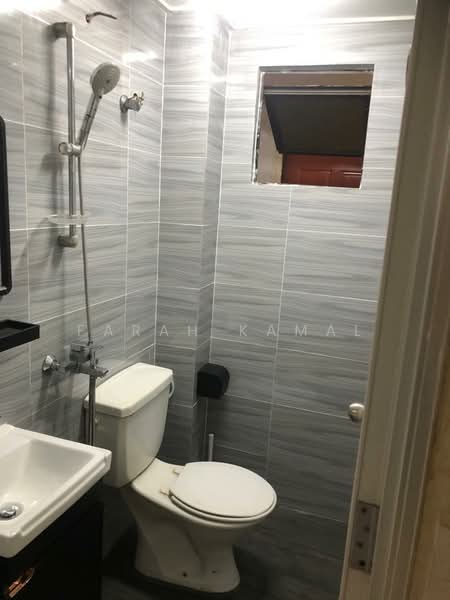2-storey Terraced House for Sale in Taman Villa Heights 2 (Kajang) - Farah Kamal - Bathroom - PropertyGuru.com.my