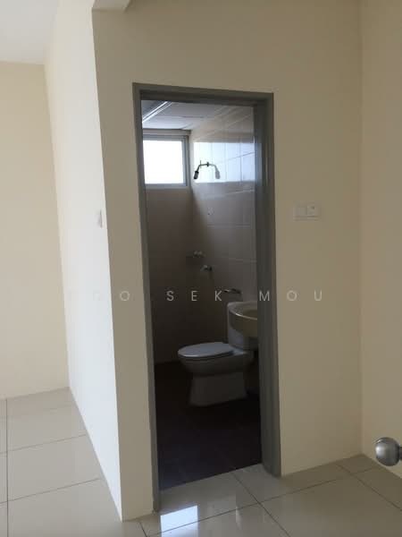 Service Residence for Sale at KL Traders Square - Foo Sek Mou - Bathroom - PropertyGuru.com.my