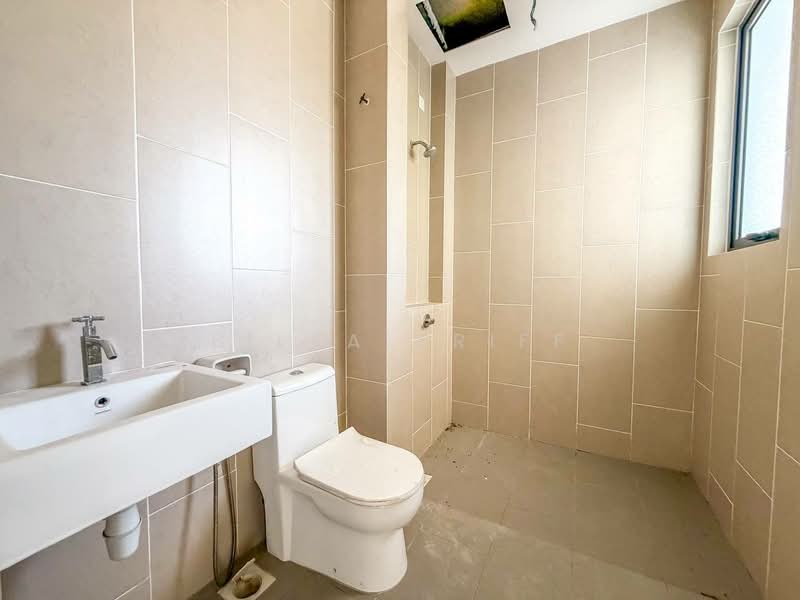 Rumah Teres 2 Tingkat untuk Dijual di Kajang (Selangor) - BILYA ARIFF - Bathroom - PropertyGuru.com.my