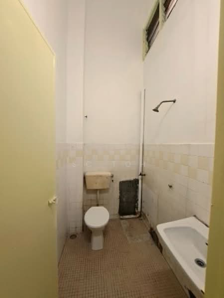 Terraced House for Sale in Jalan Klang Lama (Old Klang Road) (Kuala Lumpur) - SC Toh - Bathroom - PropertyGuru.com.my