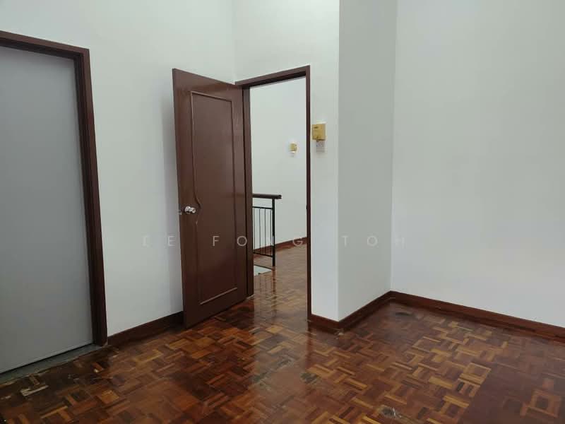 1.5-storey Terraced House for Sale in Taman Pelangi Indah (Ulu Tiram) - Ee Fong Toh - Interior - PropertyGuru.com.my