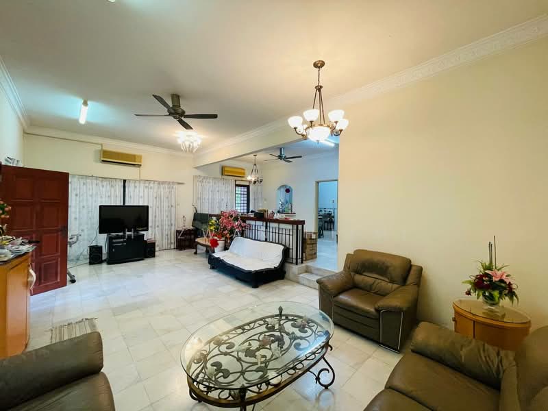 2-storey Terraced House for Sale in Bukit Jelutong (Shah Alam) - Hazwan Hilmi - Living Room - PropertyGuru.com.my