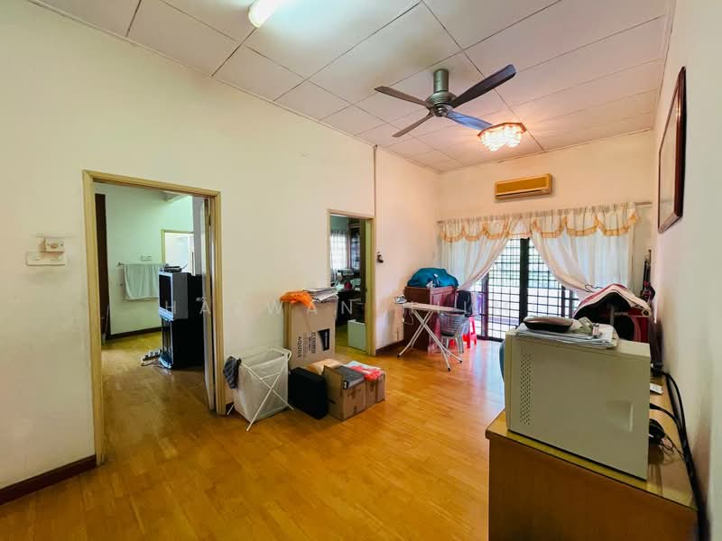 2-storey Terraced House for Sale in Bukit Jelutong (Shah Alam) - Hazwan Hilmi - Living Room - PropertyGuru.com.my