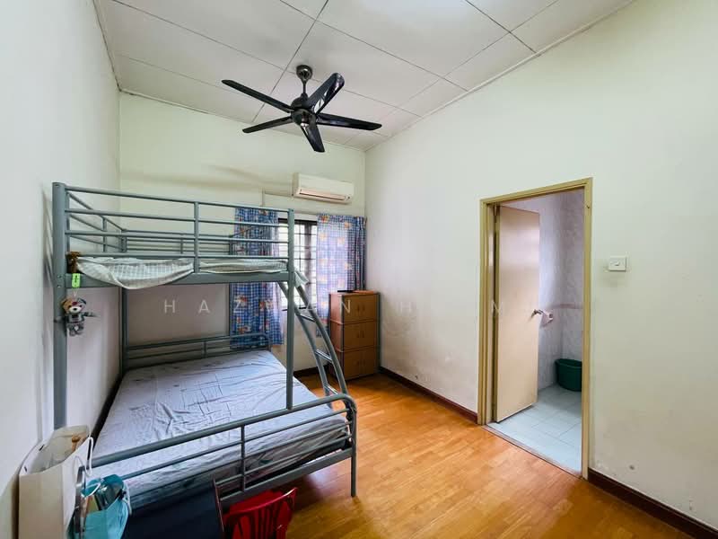 2-storey Terraced House for Sale in Bukit Jelutong (Shah Alam) - Hazwan Hilmi - Bedroom - PropertyGuru.com.my