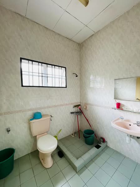 2-storey Terraced House for Sale in Bukit Jelutong (Shah Alam) - Hazwan Hilmi - Bathroom - PropertyGuru.com.my