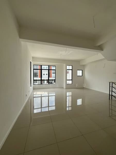 Rumah Teres 1.5 Tingkat untuk Disewa di Taman Akasia (Semenyih) - Wesley Fu - Living Room - PropertyGuru.com.my