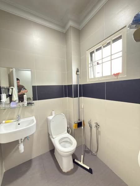 Rumah Teres 2 Tingkat untuk Dijual di Taman Setia Indah (Tebrau) - Vion Tion - Bathroom - PropertyGuru.com.my