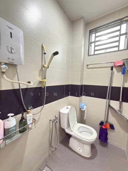 Rumah Teres 2 Tingkat untuk Dijual di Taman Setia Indah (Tebrau) - Vion Tion - Bathroom - PropertyGuru.com.my