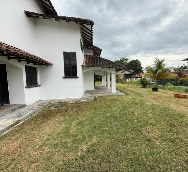 Bungalow for Rent in Bandar Putra (Kulai) - Daniel Yong - Exterior - PropertyGuru.com.my