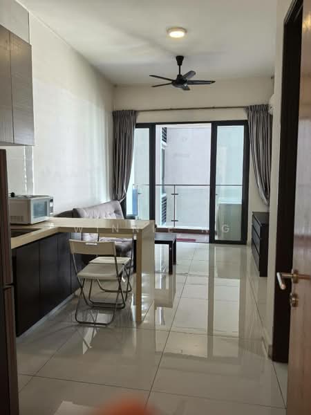 Kondominium untuk Dijual di Amberside @ Country Garden Danga Bay - Winnie Ng - Living Room - PropertyGuru.com.my